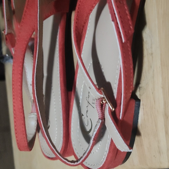 Shoes - Picture 5 of 7